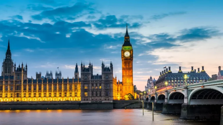 What Executives Can Learn from the UK’s CX Champions