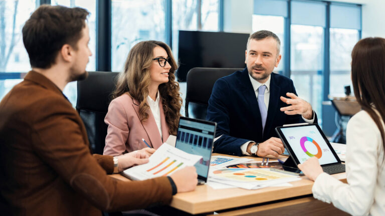 Customer Experience Management Software vs CRM: What’s the Difference?
