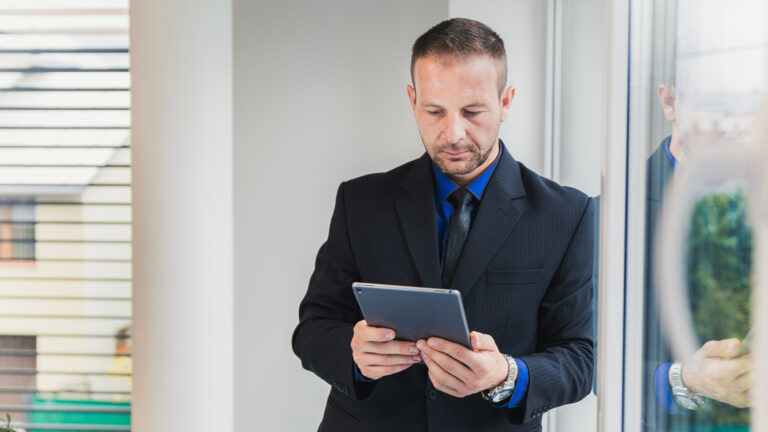 Experience Management Software in 2026: 8 Platforms for Different Experience Problems